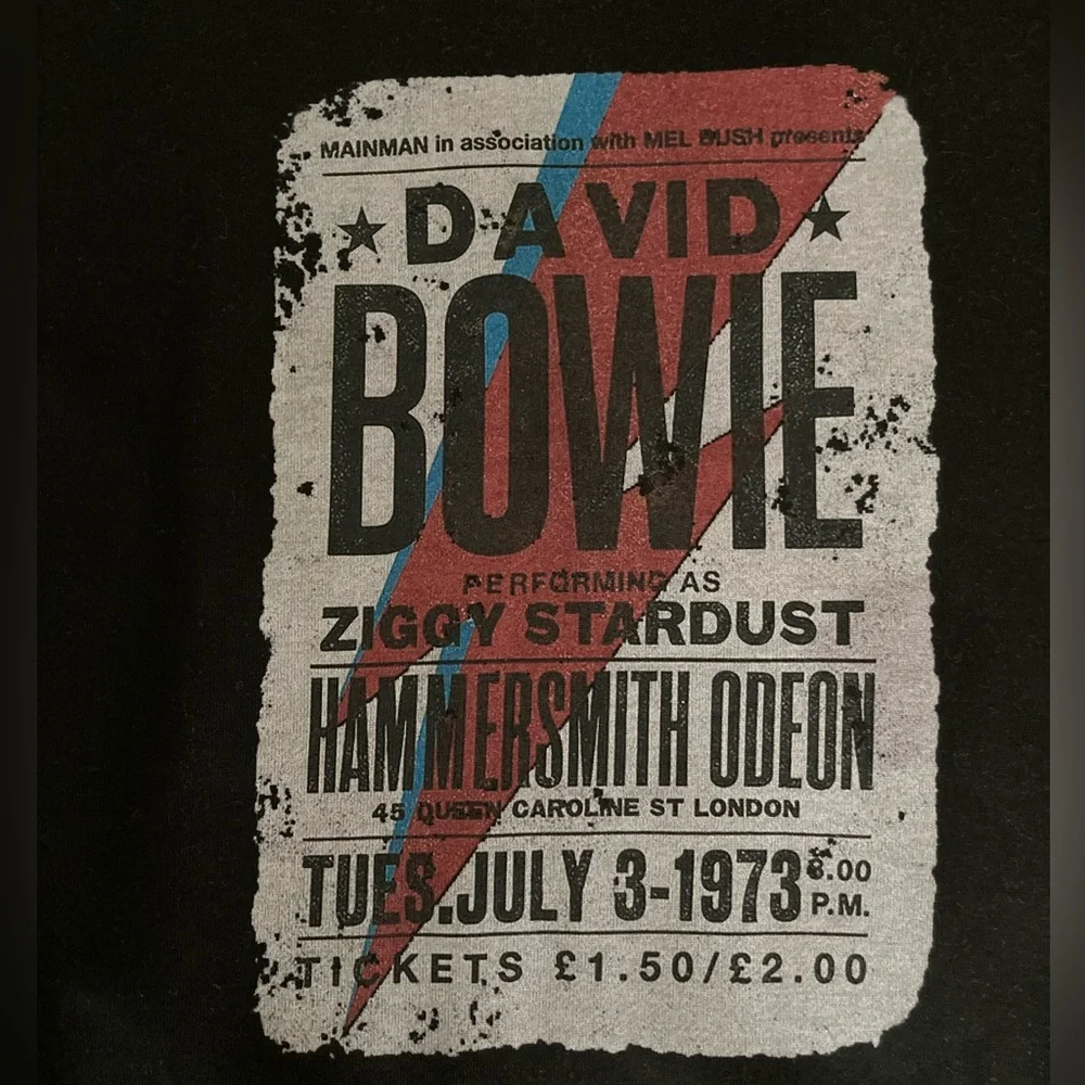 ✨ 5/$15 David Bowie Graphic Pullover - Picture 2 of 4